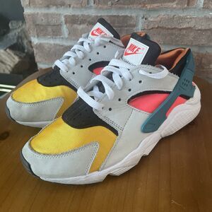 Nike Air Huarache Men's Size 8 Run NYC Pure Platinum/Bright Crimson DZ4859-001